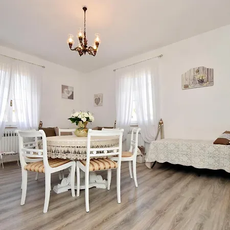 Shabby House Nonna Peppa Appartement Campello sul Clitunno Buitenkant foto
